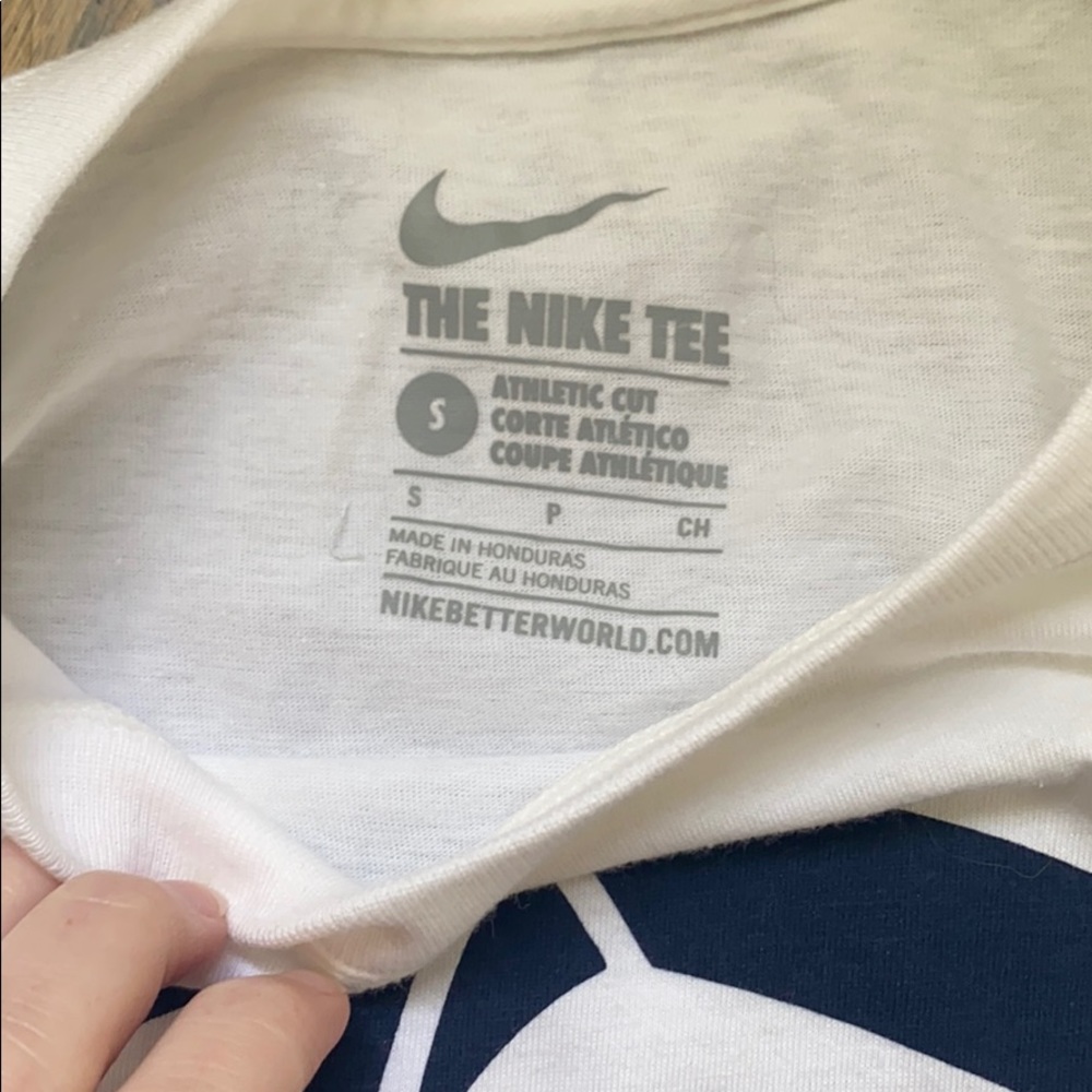 NIKE Penn State top - Picture 2 of 3